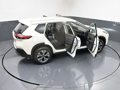 Used 2022 Nissan Rogue SV image 44