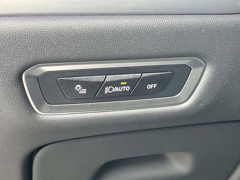 Used 2025 BMW X7 M60i w/ Executive Package image 28