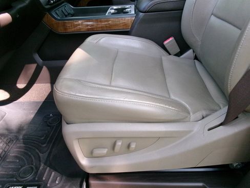 Used 2018 GMC Sierra 2500 SLT w/ Duramax Plus Package AWD/4WD image 13