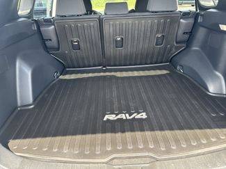 Used 2022 Toyota RAV4 SE w/ Weather & Moonroof Package AWD/4WD video 5