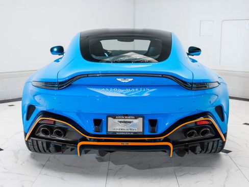 Used 2025 Aston Martin V8 Vantage Coupe image 40