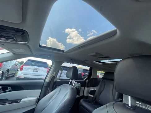 Used 2022 Kia Carnival SX Prestige FWD image 22
