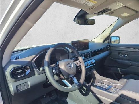 Used 2026 Honda Pilot Touring image 3