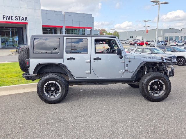 Used 2015 Jeep Wrangler Unlimited Rubicon w/ Connectivity Group AWD/4WD image 14