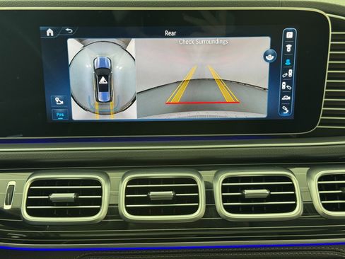 Used 2024 Mercedes-Benz GLS 580 4MATIC image 33