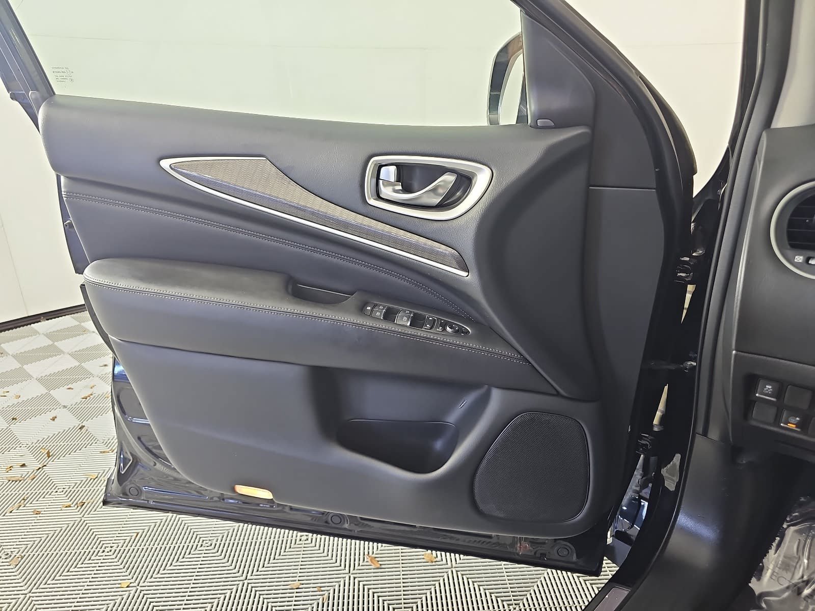 Used 2019 INFINITI QX60 Pure AWD/4WD image 26
