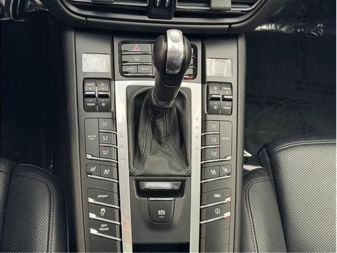 Used 2021 Porsche Macan S image 17