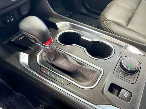 Used 2023 Chevrolet Traverse RS image 17