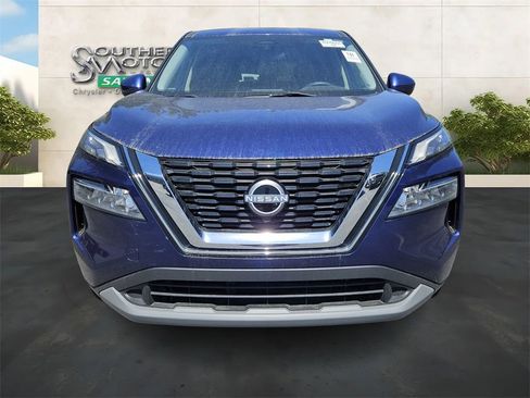 Used 2023 Nissan Rogue SV FWD image 8