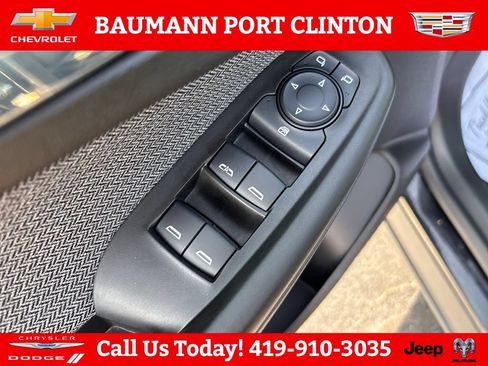 Used 2023 Chevrolet TrailBlazer LT FWD image 11