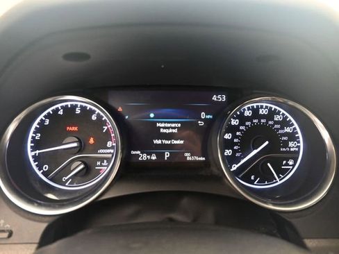 Used 2020 Toyota Camry SE w/ Cold Weather Package image 18