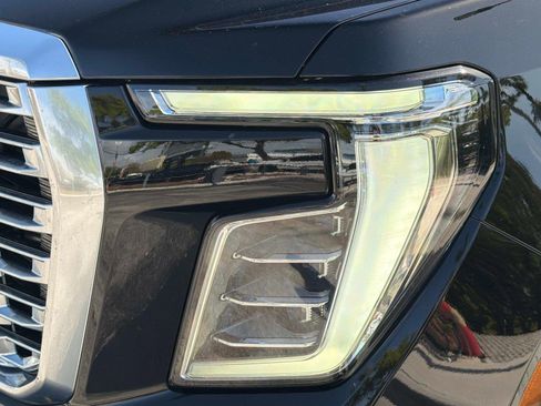 Used 2026 GMC Yukon Denali w/ Advanced Technology Package AWD/4WD image 10