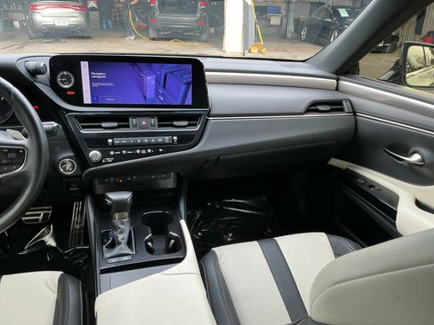 Used 2023 Lexus ES 300h F Sport w/ Accessory Package (Z2) image 17