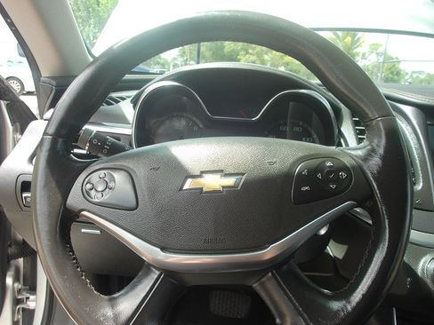 Used 2017 Chevrolet Impala LT FWD image 16
