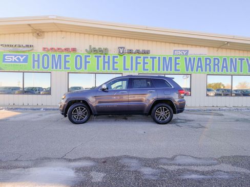 Used 2020 Jeep Grand Cherokee Limited image 3