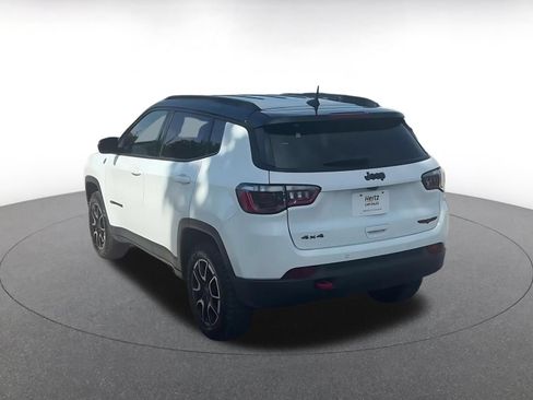 Used 2025 Jeep Compass Trailhawk AWD/4WD image 10