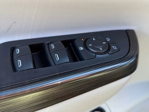 Used 2019 GMC Acadia SLT image 26