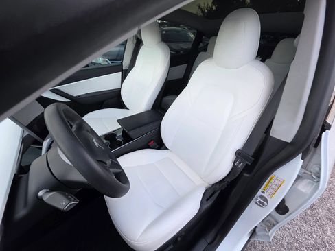 Used 2020 Tesla Model Y Performance AWD/4WD image 9
