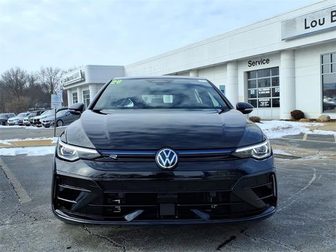 New 2026 Volkswagen Golf 2.0T image 2