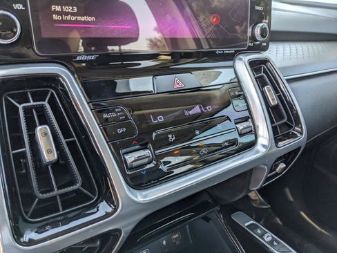 Used 2023 Kia Sorento SX image 23