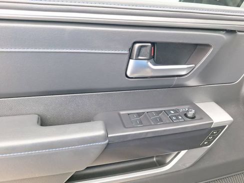Used 2025 Toyota Tundra Platinum AWD/4WD image 19