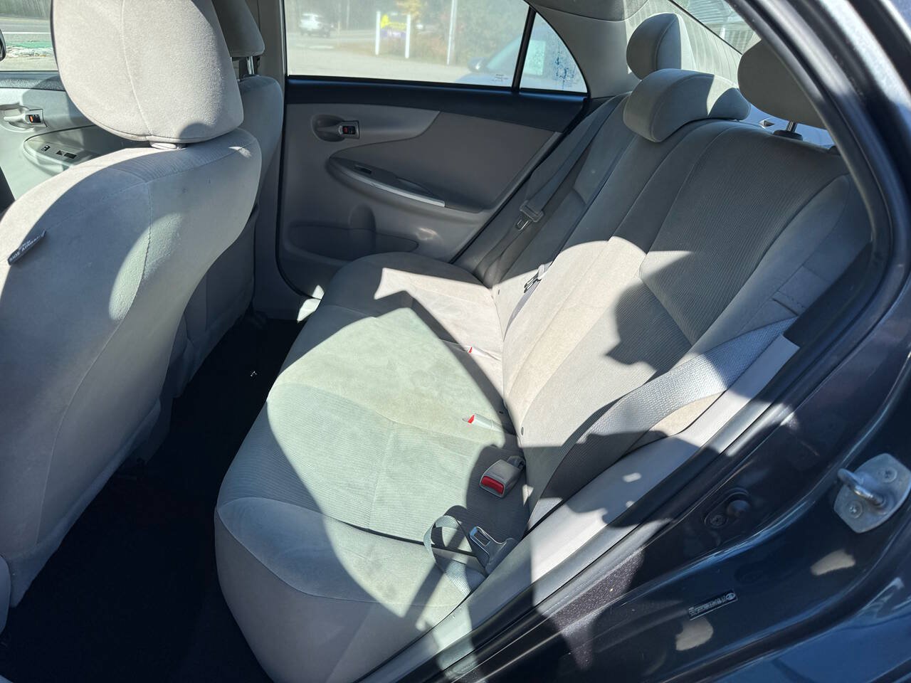 Used 2011 Toyota Corolla LE FWD image 22