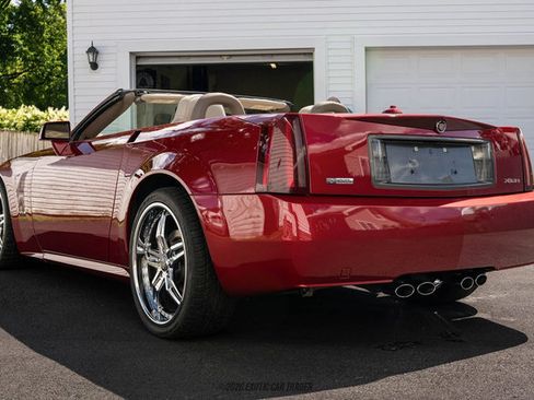 Used 2005 Cadillac XLR RWD image 6