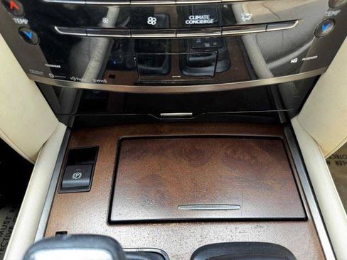Used 2019 Lexus LX 570 4WD w/ Luxury Package image 33