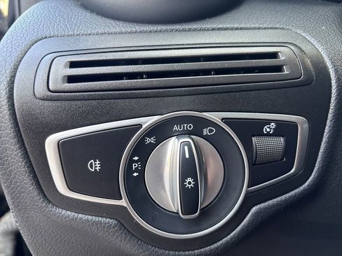 Used 2022 Mercedes-Benz GLC 300 GLC 300 image 45