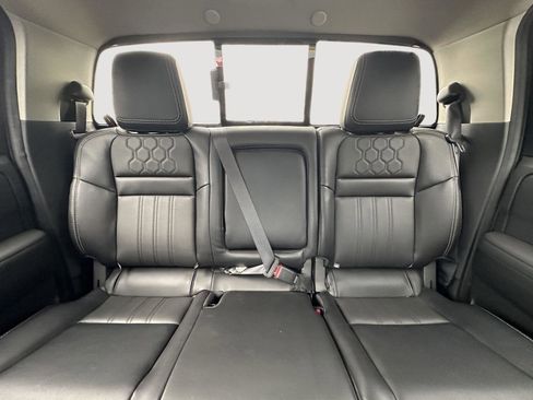 Used 2024 Nissan Frontier SL w/ Technology Package RWD image 13