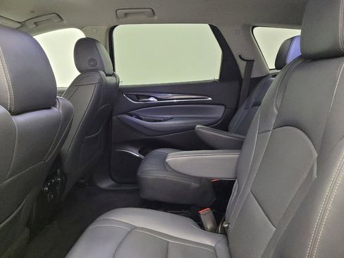 Used 2019 Buick Enclave Essence image 18