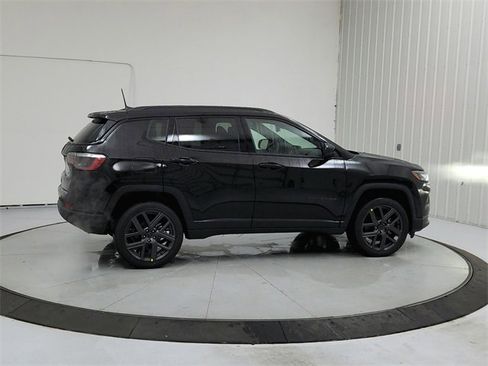 New 2026 Jeep Compass Latitude image 8