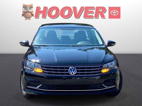 Used 2018 Volkswagen Passat 2.0T S FWD image 3