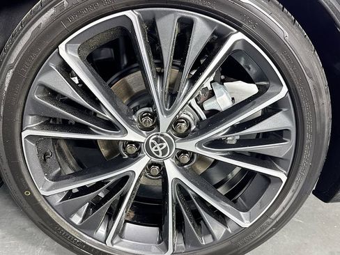 Used 2025 Toyota Prius XLE image 35