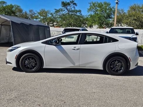 Used 2024 Toyota Prius LE image 3