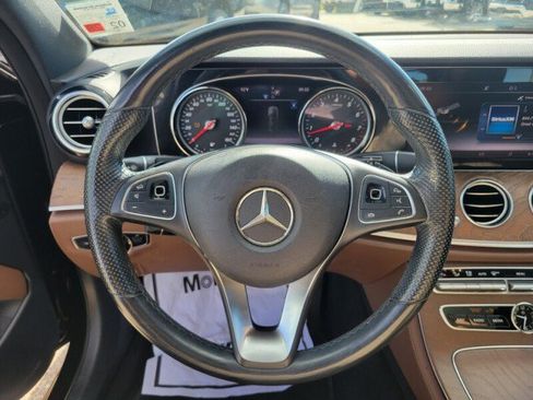 Used 2018 Mercedes-Benz E 400 4MATIC Sedan image 17