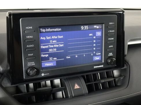 Used 2020 Toyota RAV4 LE FWD image 32