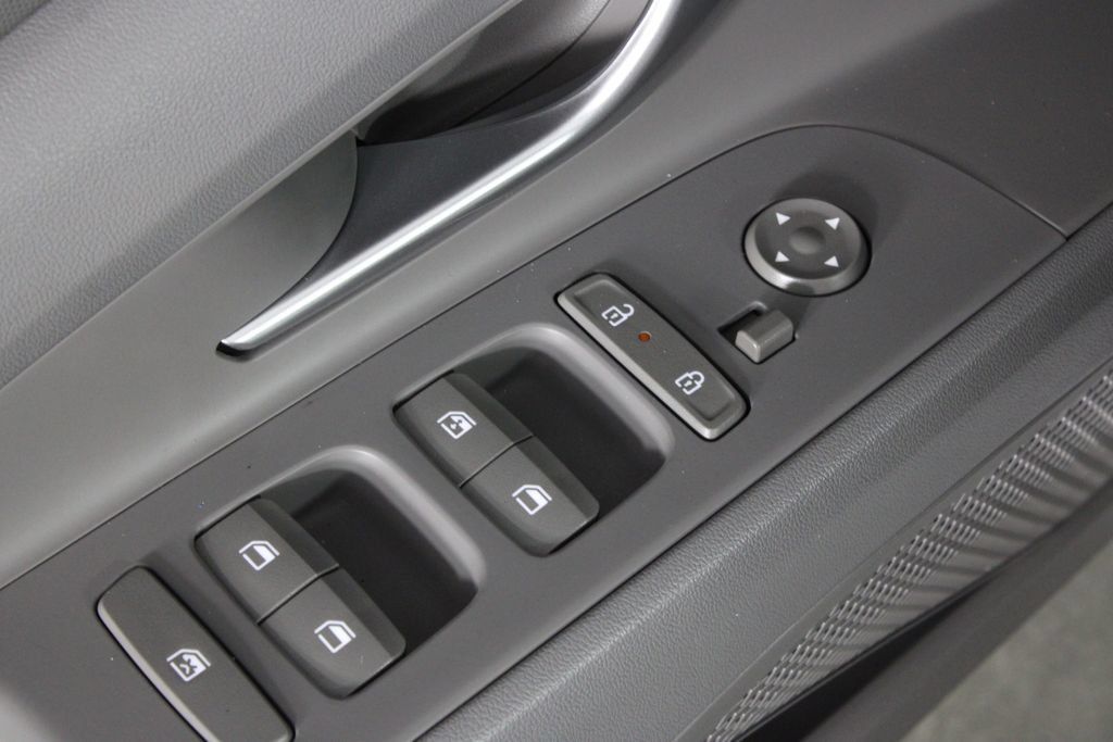 Certified 2025 Hyundai Elantra Sport FWD image 23