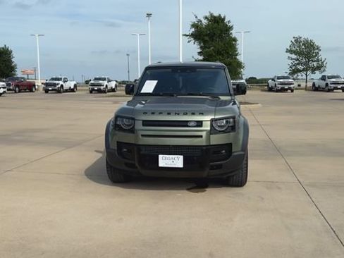 Used 2020 Land Rover Defender 110 HSE AWD/4WD image 4