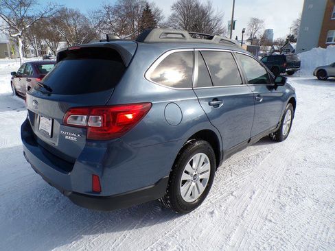 Used 2016 Subaru Outback 2.5i Premium image 8