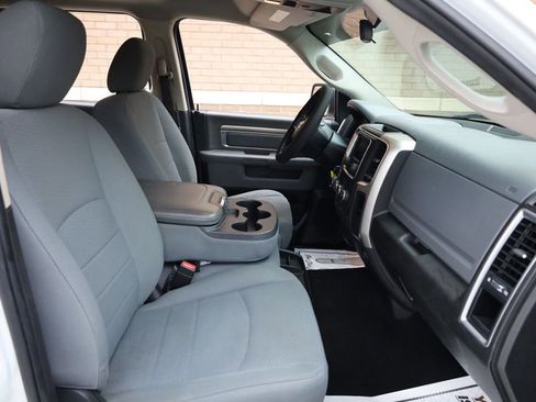 Used 2019 RAM 1500 Classic SLT image 26