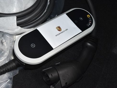 Used 2024 Porsche Taycan image 28