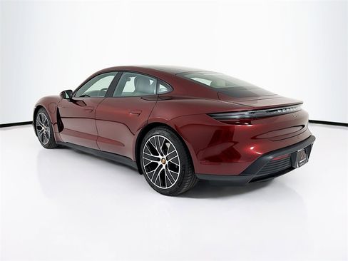 Used 2022 Porsche Taycan image 3