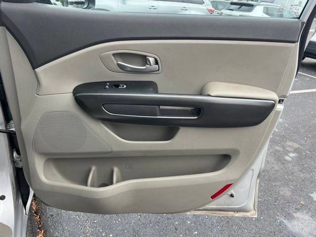 Used 2015 Kia Sedona LX FWD image 29