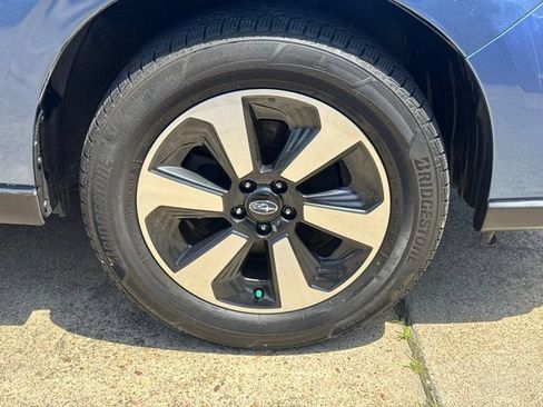Used 2017 Subaru Forester 2.5i Premium AWD/4WD image 32