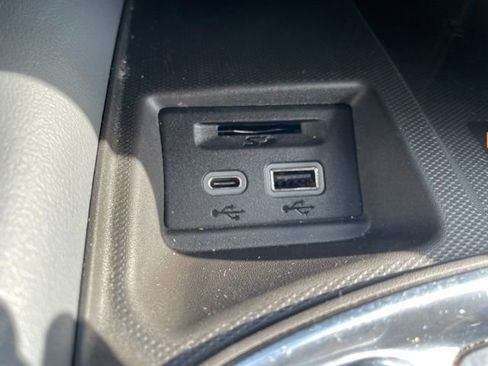 Used 2023 Buick Enclave Essence FWD image 23