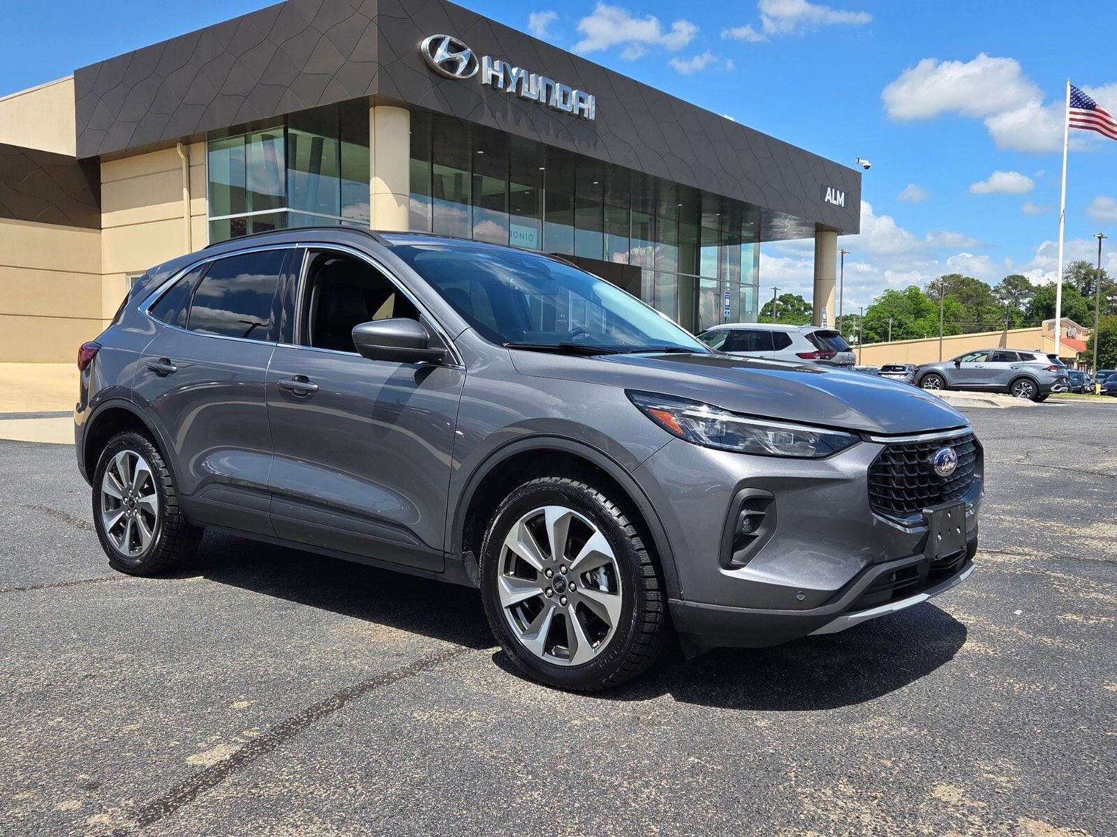 Used 2024 Ford Escape Platinum AWD/4WD image 1