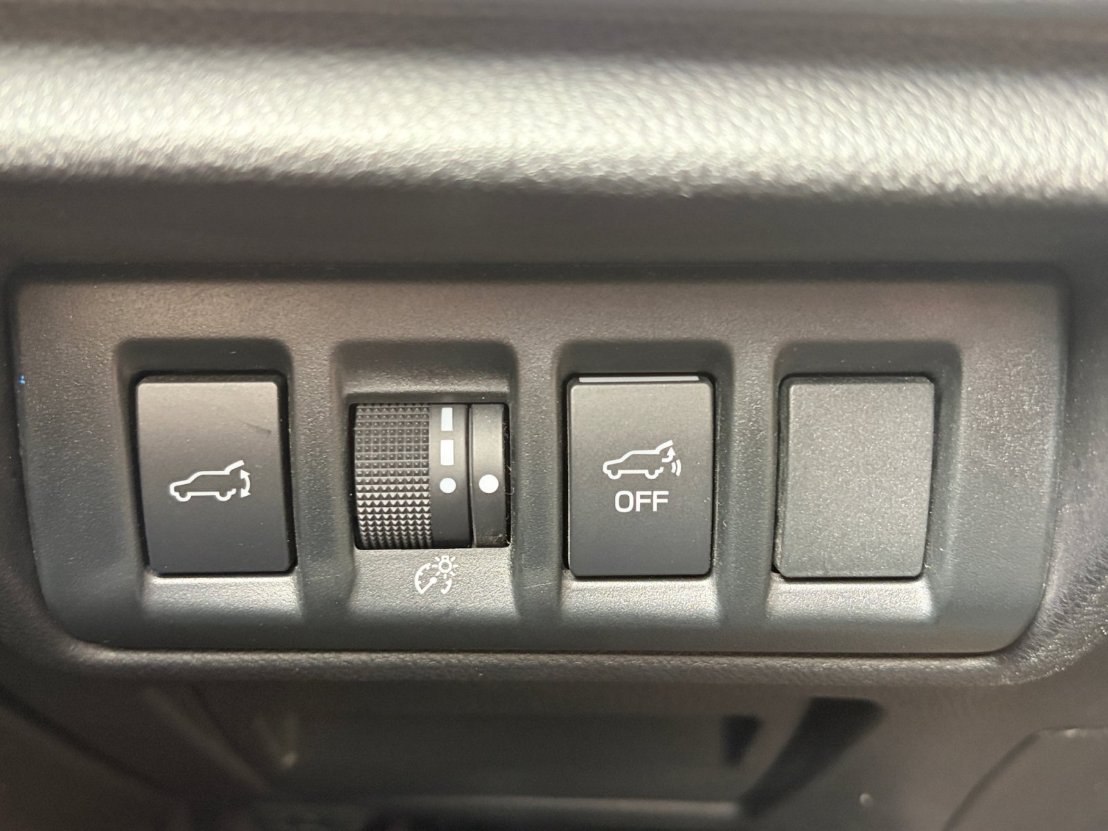 Used 2020 Subaru Outback Limited w/ Popular Package #2 AWD/4WD image 32