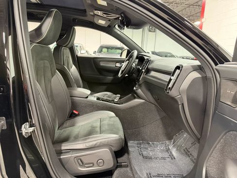 Used 2019 Volvo XC40 T5 R-Design AWD/4WD image 36