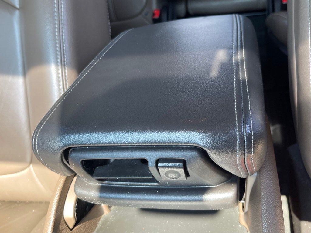 Used 2017 GMC Acadia Limited SLT FWD image 29